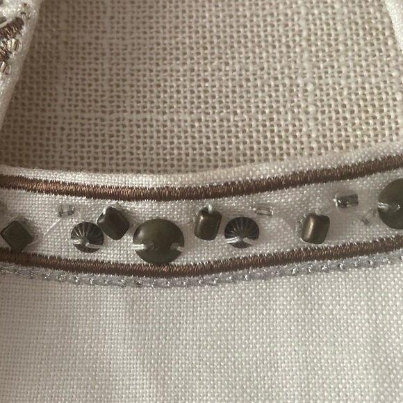 Tahari 3 pcs Suit in White and Brown with Embroidered Jacket. - Picture 8 of 10